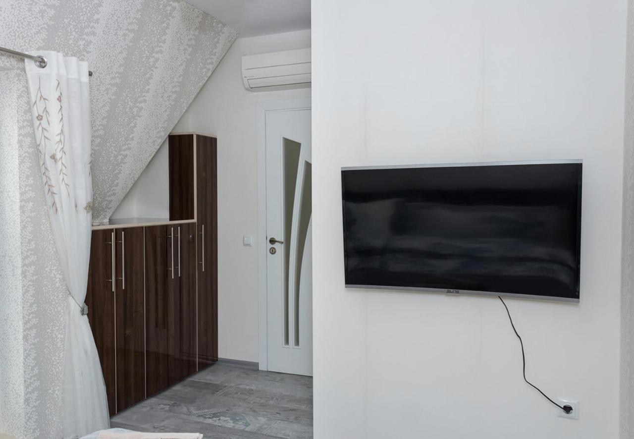Acrylic & Pastel Apartments Varna Buitenkant foto