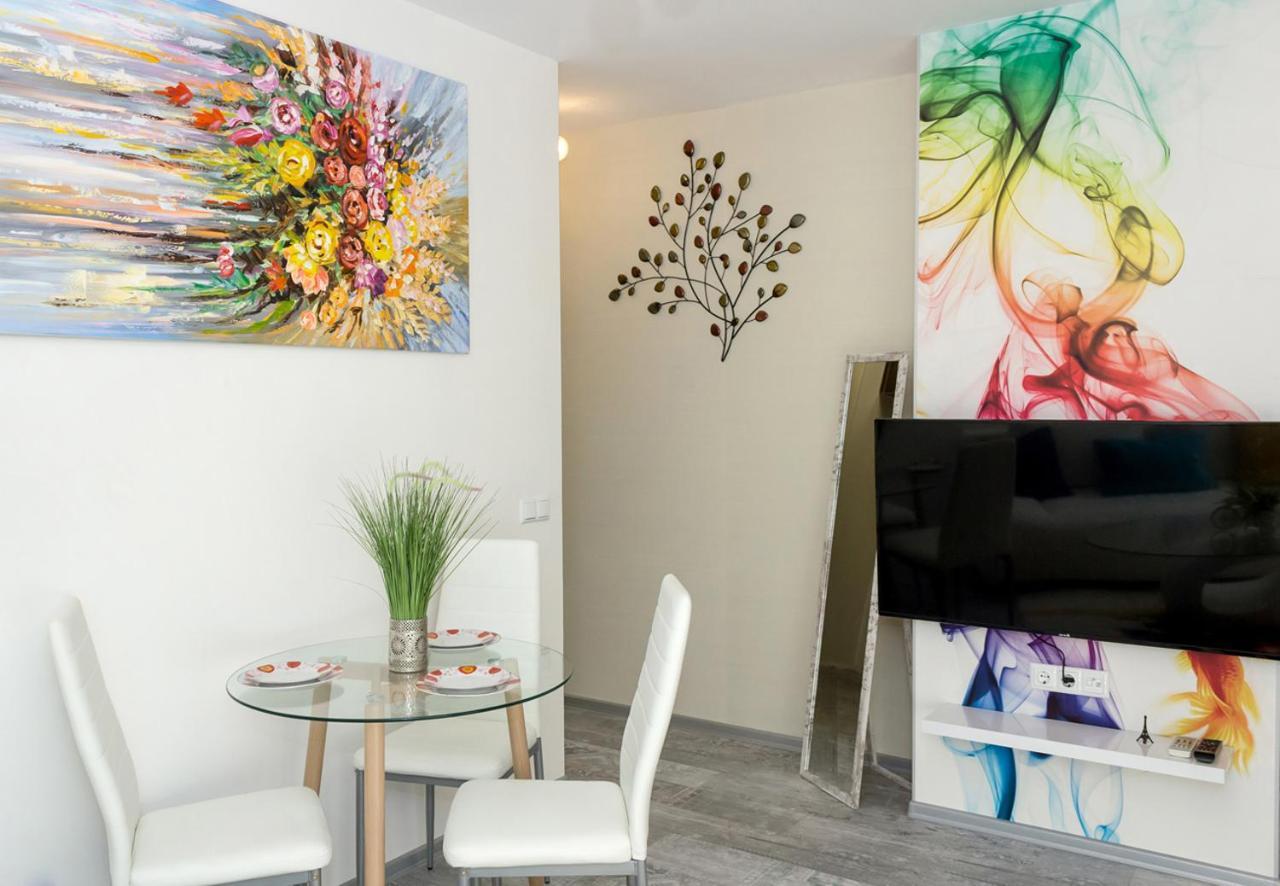 Acrylic & Pastel Apartments Varna Buitenkant foto